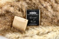 Naturstübli Kraft der Natur Lavendel Vanille Seife Handgemacht beruhigend wohltuend saubere Hände Körperseife Duschseife schäumend Schaum Verwöhn Ritual feuchtigkeitsspendend Kunsthandwerk