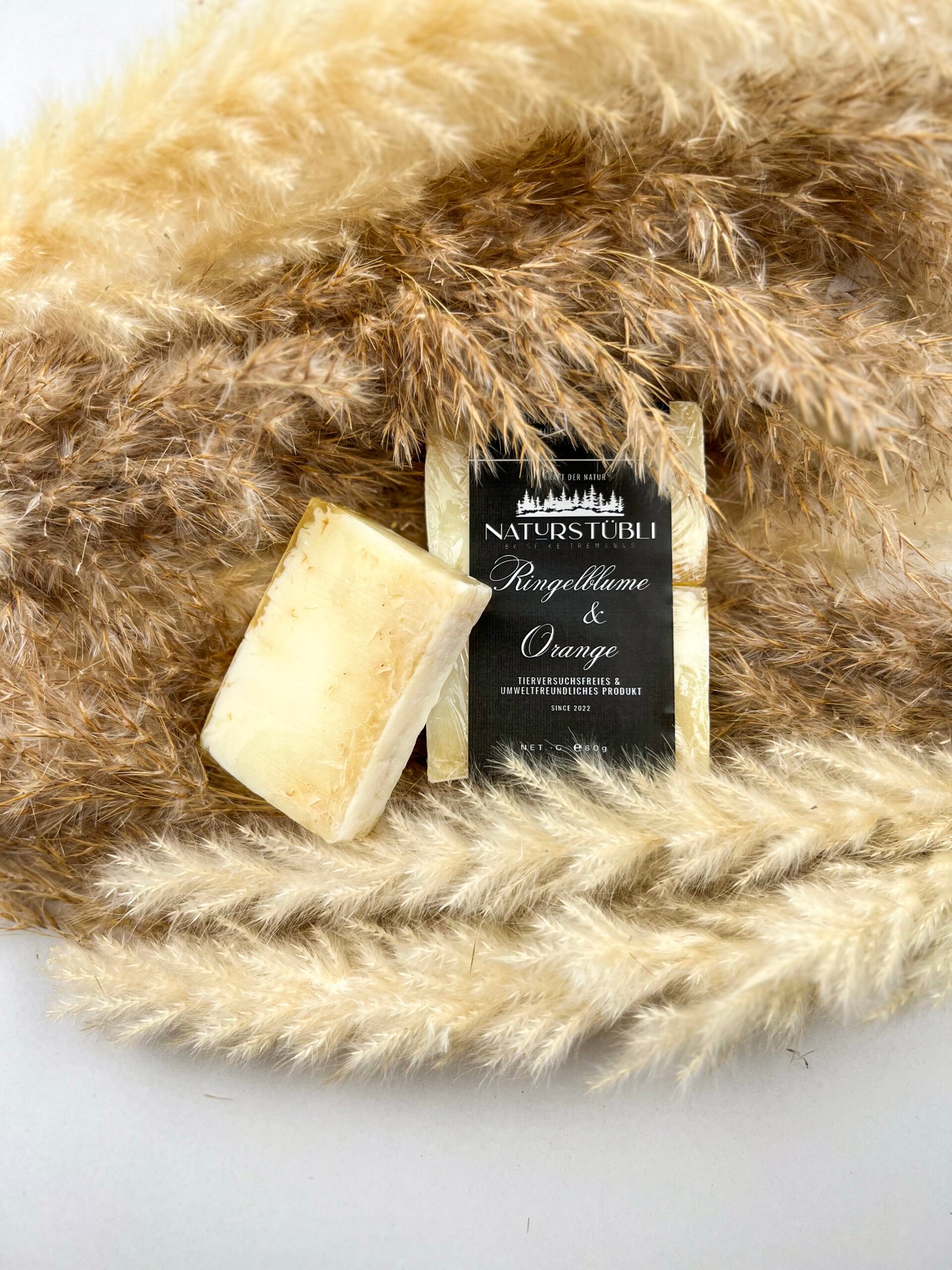 Naturstübli Kraft der Natur Ringelblume Orange Seife Handgemacht beruhigend erfrischend wohltuend saubere Hände Körperseife Duschseife schäumend Schaum Verwöhn Ritual feuchtigkeitsspendend Kunsthandwerk